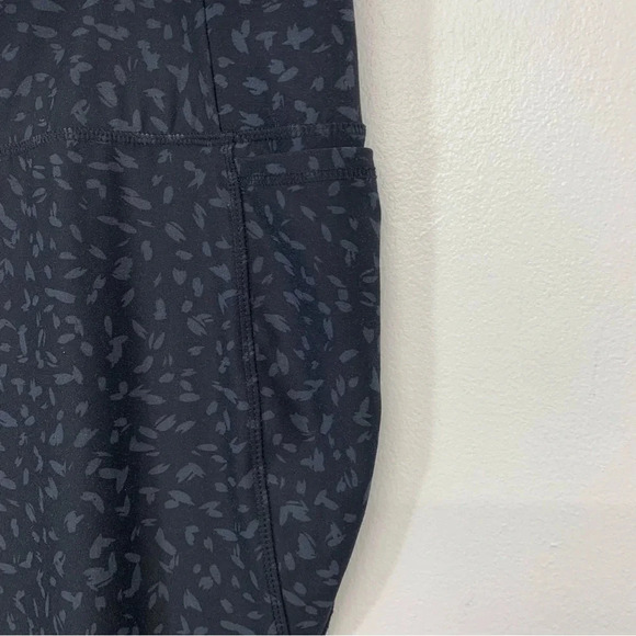 Livi Lane Bryant Pants Activewear 26/28 Pull On Crop Cut Out Stretch Pockets - Picture 4 of 11